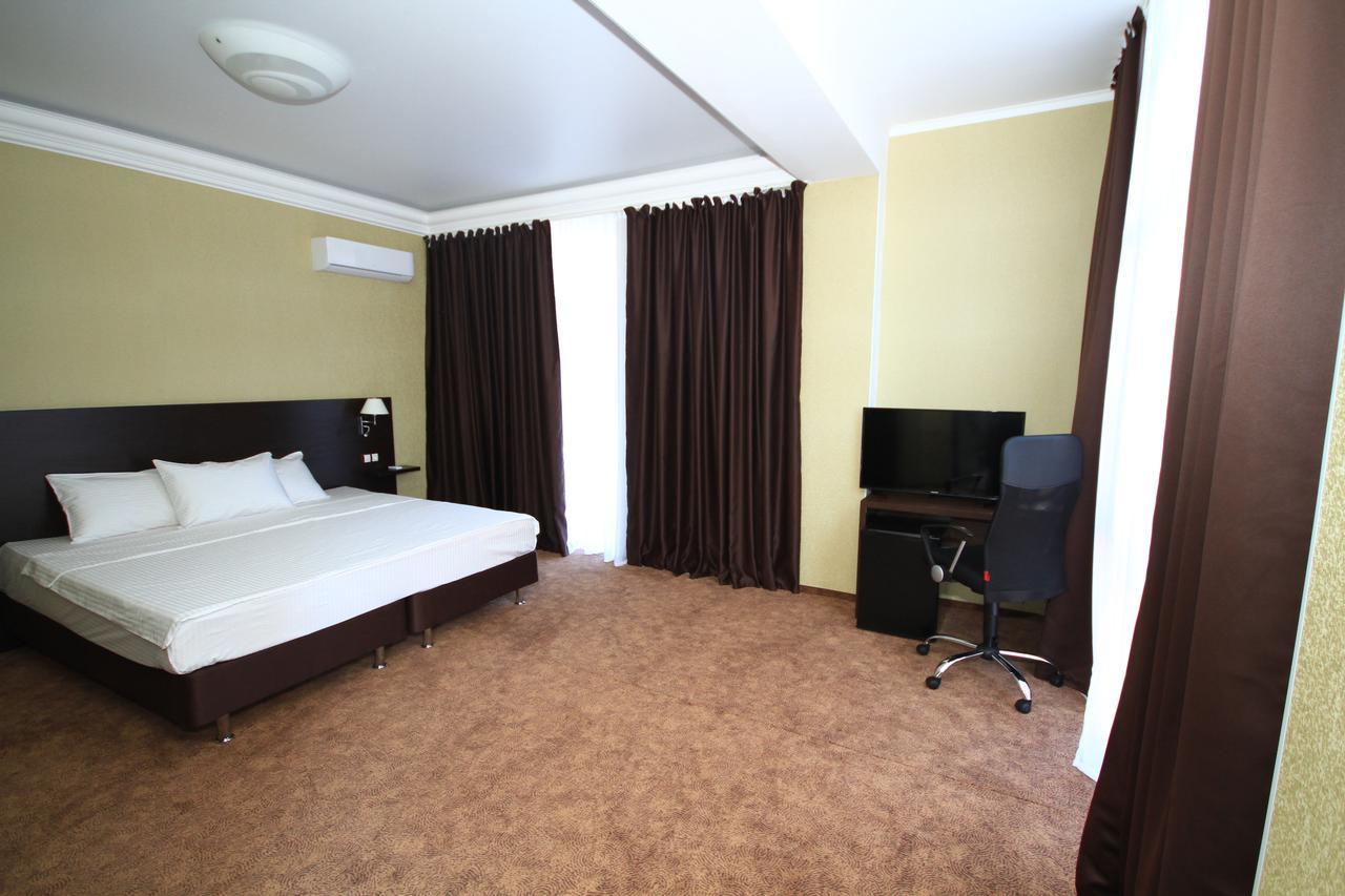 Hotel Bereg Evkaliptov トゥサンドリプシュ エクステリア 写真