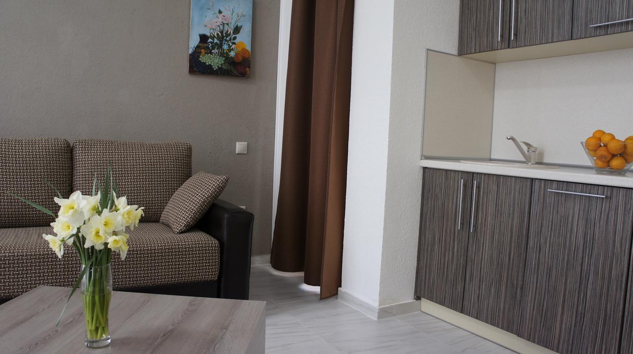 Hotel Bereg Evkaliptov トゥサンドリプシュ エクステリア 写真