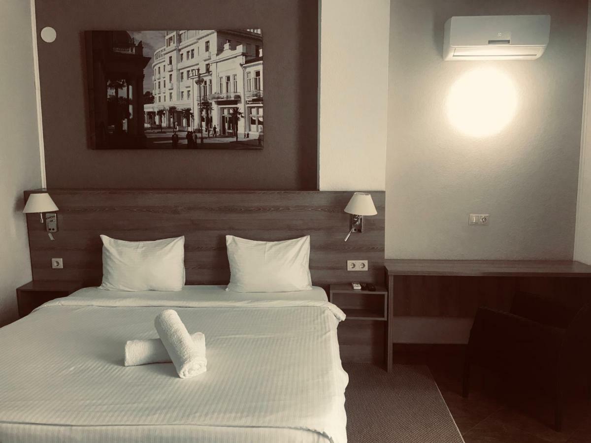 Hotel Bereg Evkaliptov トゥサンドリプシュ エクステリア 写真